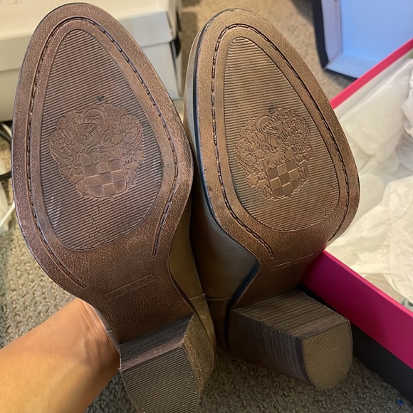 Vince Camuto size 8 /38 - Picture 3 of 4